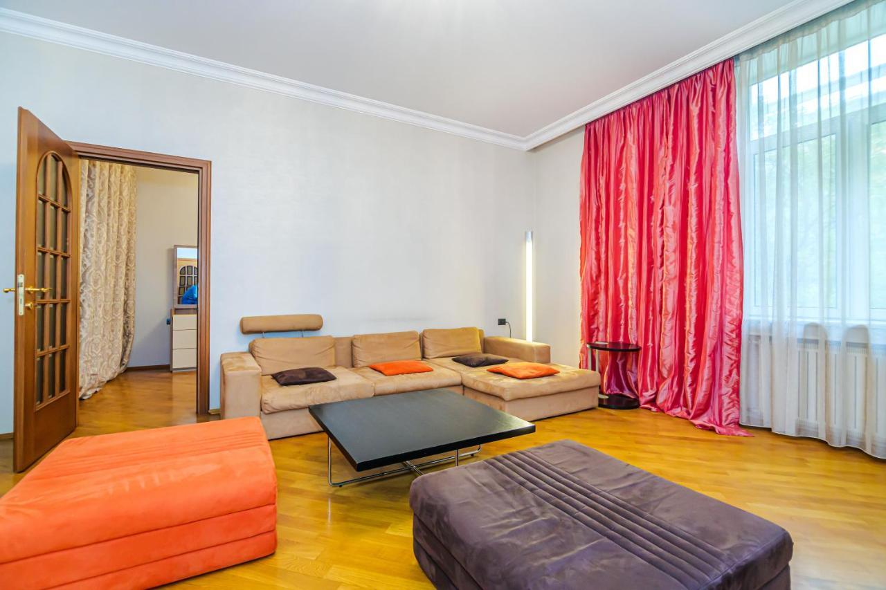 Vip Apartamen Nizami Street Appartement Bakoe Buitenkant foto