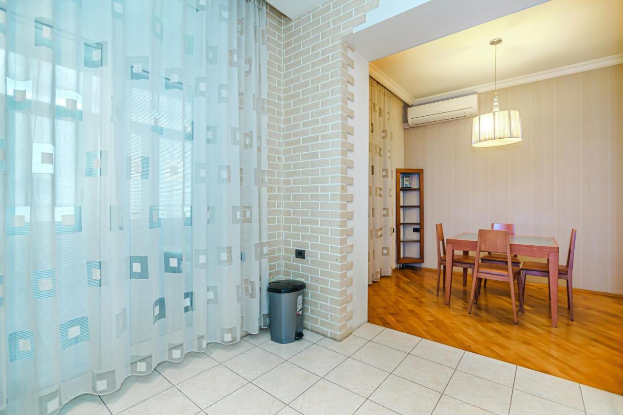 Vip Apartamen Nizami Street Appartement Bakoe Buitenkant foto