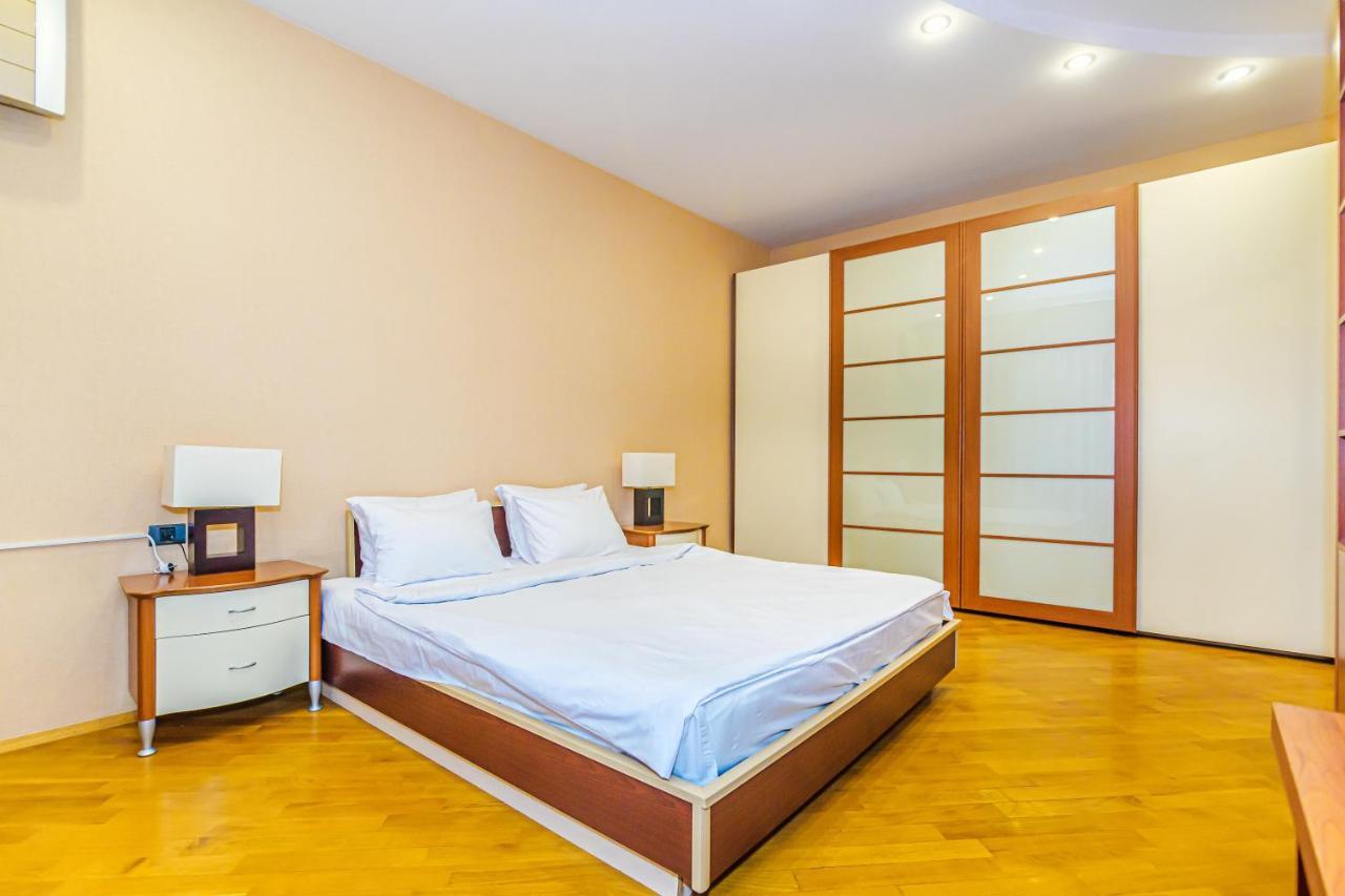 Vip Apartamen Nizami Street Appartement Bakoe Buitenkant foto